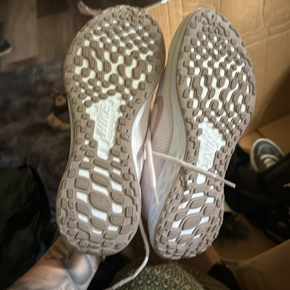 Nike running shoes - Picture 2 of 2